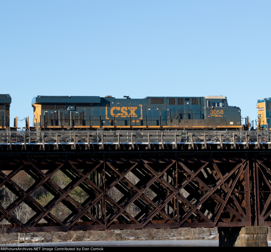 CSXT 3058